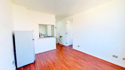 Se Vende Un Dormitorio Amplio, Barrio Avenida Perú, Recoleta