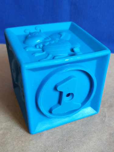 Figura Cubo Hule Suave Azul