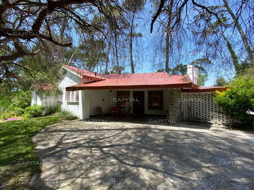 Casa De Tres Dormitorios En Venta En San Rafael-ref:30545