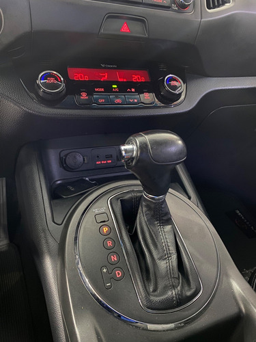 Imagem 12 de 20 de Kia Sportage 2.0 Ex 4x2 16v 2012