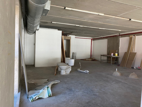 Oficina En Venta Con 237 M2, Ciudad Empresarial.