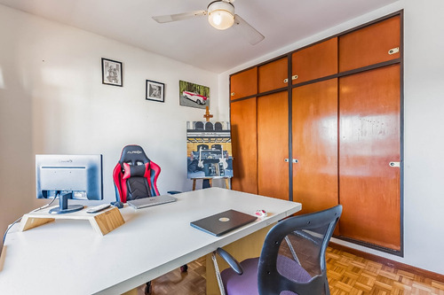 En Venta. Liniers. Departamento. 4 Amb + Balcón Terraza + Altillo. Pilar 1076 Tercer Piso