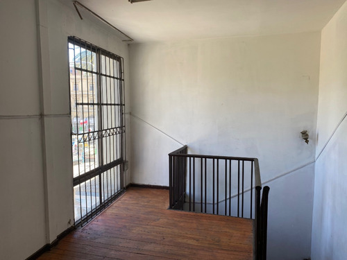 Local De 120m2, 3 Pisos Frente A Plaza Echaurren, Valparaíso