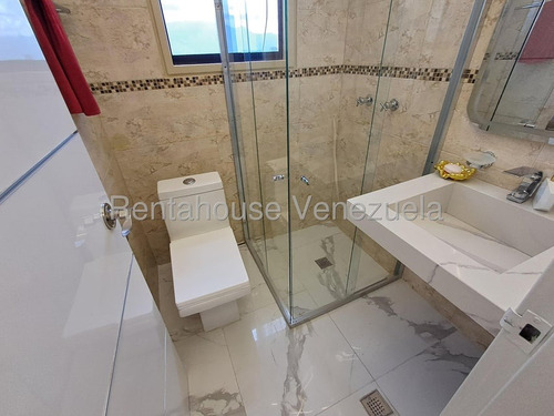 Bello, Moderno, Remodelado, Excelente Vista. 25-24297