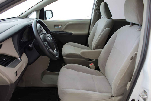 Imagen 9 de 15 de Toyota Sienna 2018 6 Cilindros
