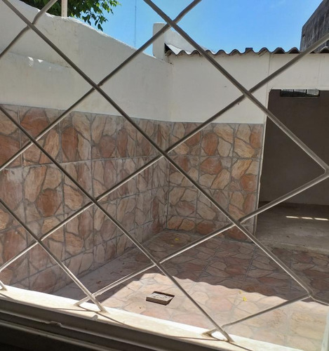 Apartamento En Planta Baja Con Renta En La Blanqueada