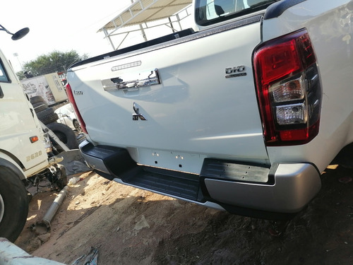 Imagen 4 de 12 de Desarmo Mitsubishi L200 Did 4x4 Diésel 2021 Por Partes