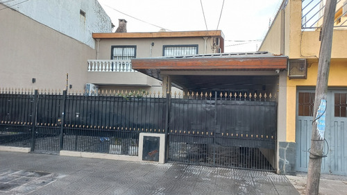 Excelente Y Moderna Casa De 5 Ambientes Con Acceso Para Varios Vehículos - Nuevo Wp De Contacto 1137868438!