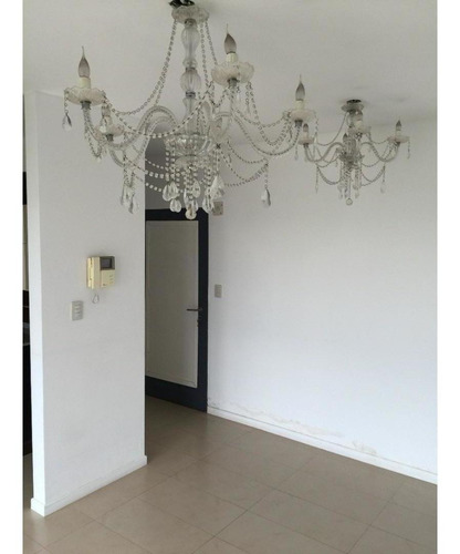 Imagen 3 de 8 de Departamento Con 1 Dormitorio En Edificio Altos De Zárate
