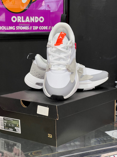 Zapatos Jordán Air Cadence Delta Blancos Caballero