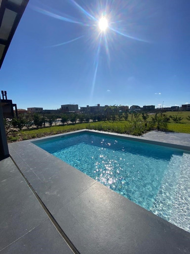 Imagen 3 de 27 de Casa Con Piscina En Venta En Puertos, Escobar, G.b.a. Zona Norte