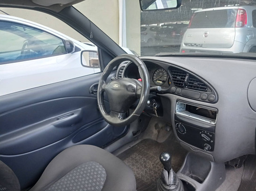 Imagem 4 de 6 de Ford Courier 1.6 Mpi L 8v Flex 2p Manual