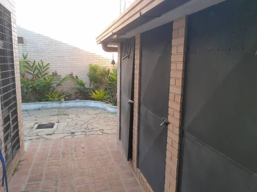 Imagen 10 de 10 de Town House En Venta Ubicado En Valencia, Trigal Norte. Rs-044