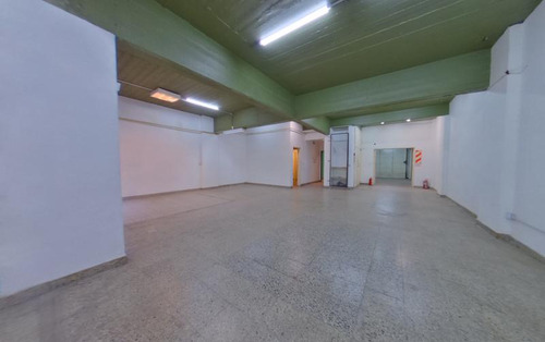 Depósito Oficinas Galpon Edificio Comercial Polo Audiovisual Productoras Tecnología Ideal Pick Up Con Montacargas Todos Medios Locomoción Chacarita 7 Baños Luminoso Alquiler Chacarita