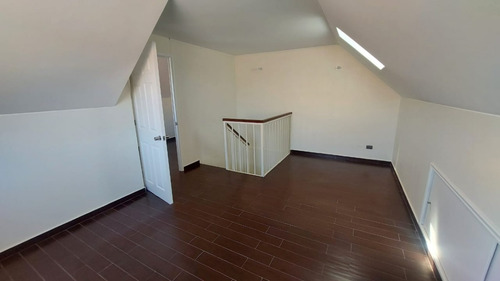 Casa En Altos De Quilicura (4d-3b) - Quilicura