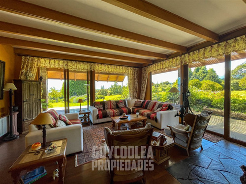 Casa En Venta En Pucón