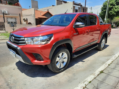 Toyota Hilux 2.8 Cd Sr 177cv 4x4 2017