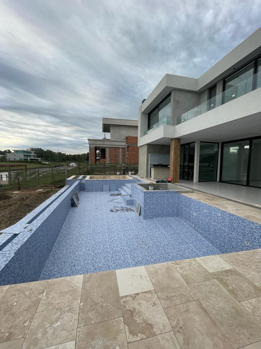 Piscina De Hormigon 8x4 Zona Norte Nordelta Puertos
