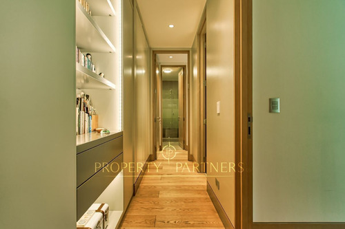Elegante Y Exclusivo Departamento Con Jardín Priva...