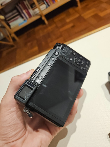 Camara Panasonic Lumix Gx80/gx85 Con Lente Lumix 20mm F1.7 Negro