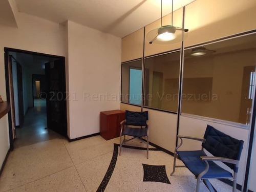 Linda R. 0424-576.7001 Rah#21-19596 Alquila Casa Comercial