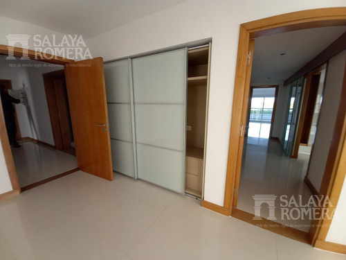Imagen 11 de 23 de Venta - Playa Brava - 3 Dormitorios Y Servicio