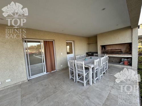 Casa En El Barrio Santa Lucia A Estrenar 4 Ambientes