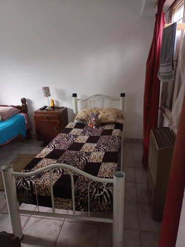 Imagen 12 de 15 de Casa De 3 Ambientes Sobre Gran Lote En El Barrio Dorrego A 1 Cuadra De La Av. Colón