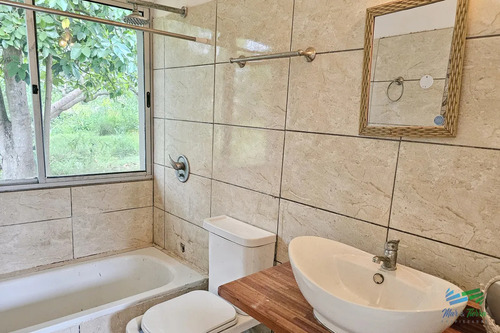 Venta De Casa 3 Dormitorios Y Servicio En El Golf Punta Del Este