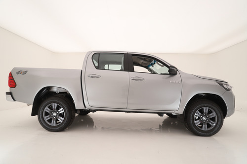 Toyota Hilux Pick-up 2.4 Cd Sr 150cv 4x2 At Cr7