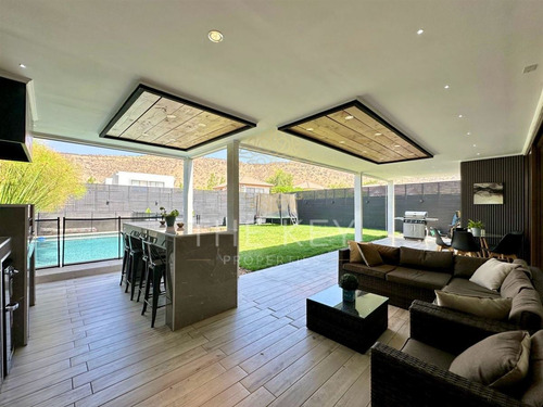 Impecable Casa En Venta 3d 3b Santa Elena