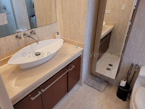 Imagen 9 de 20 de Omar Espinoza Ofrece En Venta Lujoso Y Amplio Apartamento En Campo Alegre Zona Exclusiva De Caracas