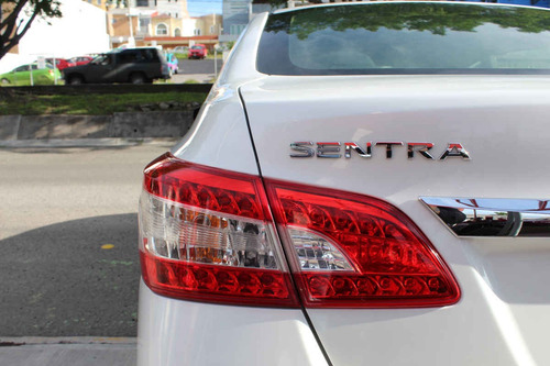 Imagen 12 de 15 de Nissan Sentra 2015 4p Sense L4/1.8 Man