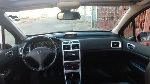 Peugeot 307 1.6 Presence Pack Flex 5p 2011