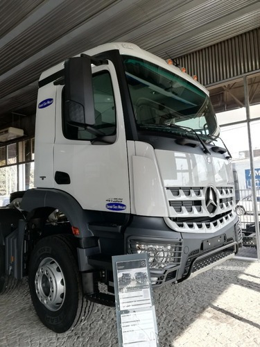 Mercedes Benz Arocs 4136 B/42 8x4 Blanco