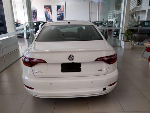 Volkswagen Jetta 1.4 Comfortline 250 Tsi Flex Aut. 4p