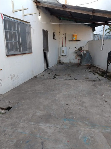 Casa 2 Habitaciones A Metros De Estacion Claypole