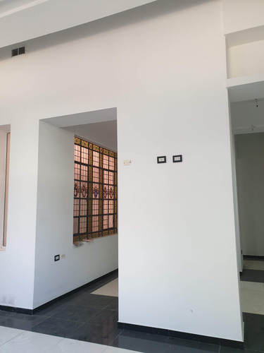 Alquiler Local Comercial De Categoría Microcentro