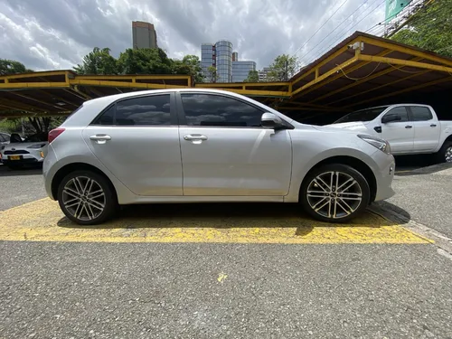 Kia Rio 1.4 Vibrant At 2020
