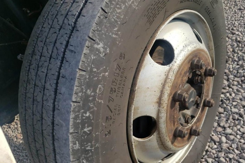 Imagem 10 de 15 de Mercedes Benz 710 - Baú 6.40m