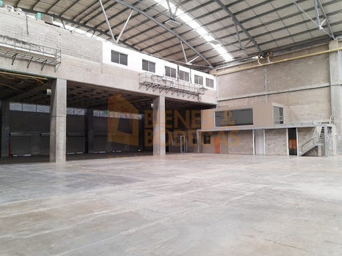 Bodegas En Arriendo Niquia 643-4216