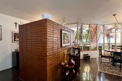 Apartamento À Venda Com 225m², 3 Suítes Com 2 Vagas De Garagem Fixas. Jardim Paulista. Planta Excelente Com Jardim De Inverno.