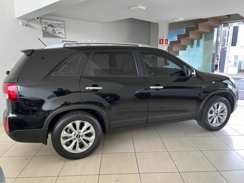 Imagem 4 de 9 de Kia Sorento 2013 2.4 Ex 5l 4x2 Aut. 5p