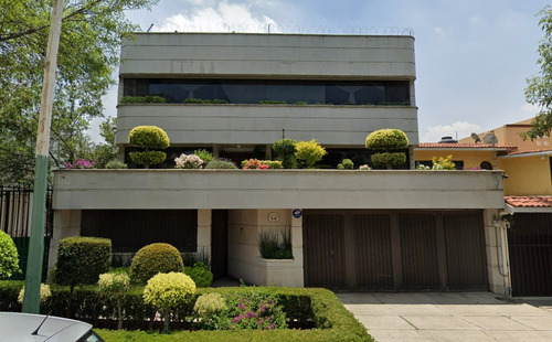 Casa De Adjudicación Bancaria En Venta Ubicada En Circuito Músicos, Ciudad Satélite, Naucalpan De Juárez, Estado De México. Cmr.