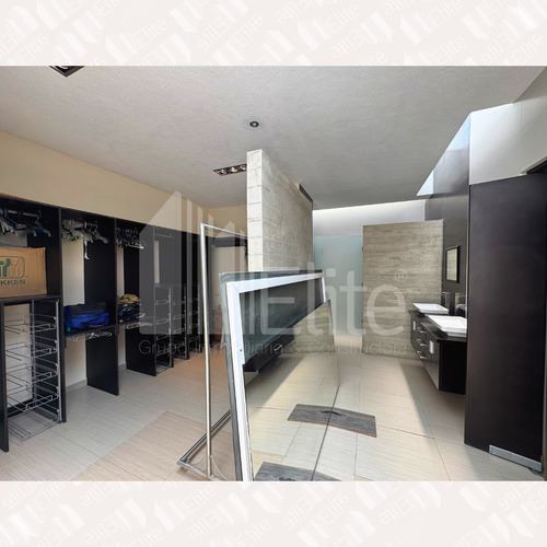 Casa Minimalista De 3 Niveles En Venta En Milenio Iii