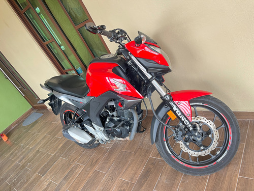 Moto En Excelente Condiciones De Motor, Detalles Estéticos