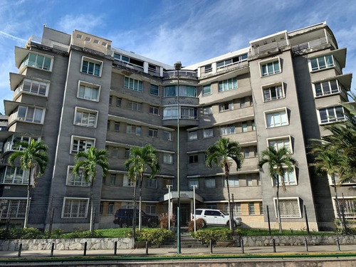 Apartamento En Venta Altamira, Remodelado 244 M2 3h+s/3.5 B+s/2pe