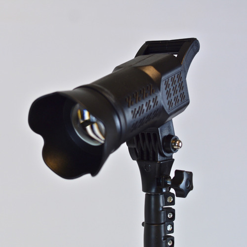 Foco Led Estudio Fotografia Con Tripode Rgb Regulable 45w