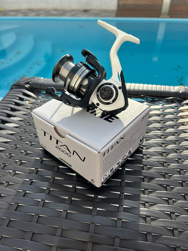 Molinete Marine Sports Titan 2000 7 Rolamentos Branco Direito/esquerdo