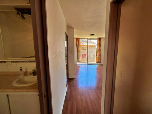 Dpto. En 4to Piso Sin Ascensor, 3 Dorm 1 Baño, Juan Larenas